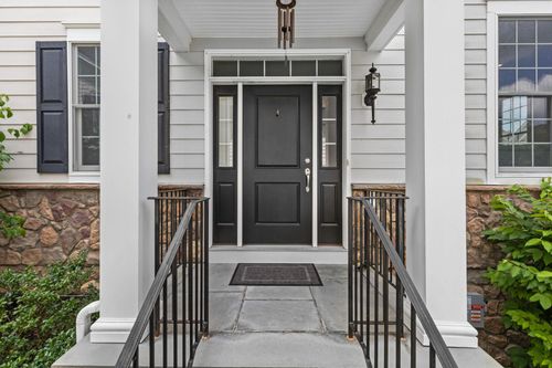 19 Dennis Ln, Pleasantville, NY, 10570-1029 | Card Image