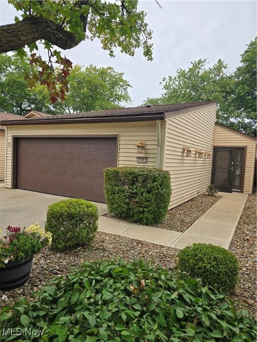32952 Fern Tree Ln, North Ridgeville, OH, 44039-2304 | Card Image