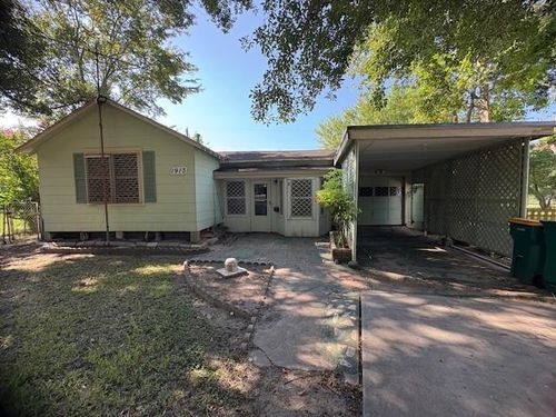 1913 Oleander Dr, La Marque, TX, 77568-5332 | Card Image