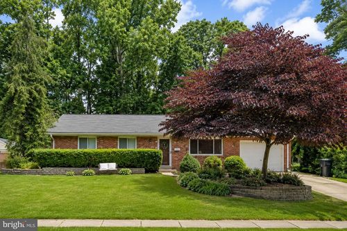 7411 Long Pine Dr, SPRINGFIELD, VA, 22151-2814 | Card Image