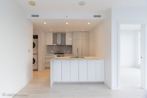 2702-4670 Assembly Way, Burnaby, BC, V5H0H3 | Card Image