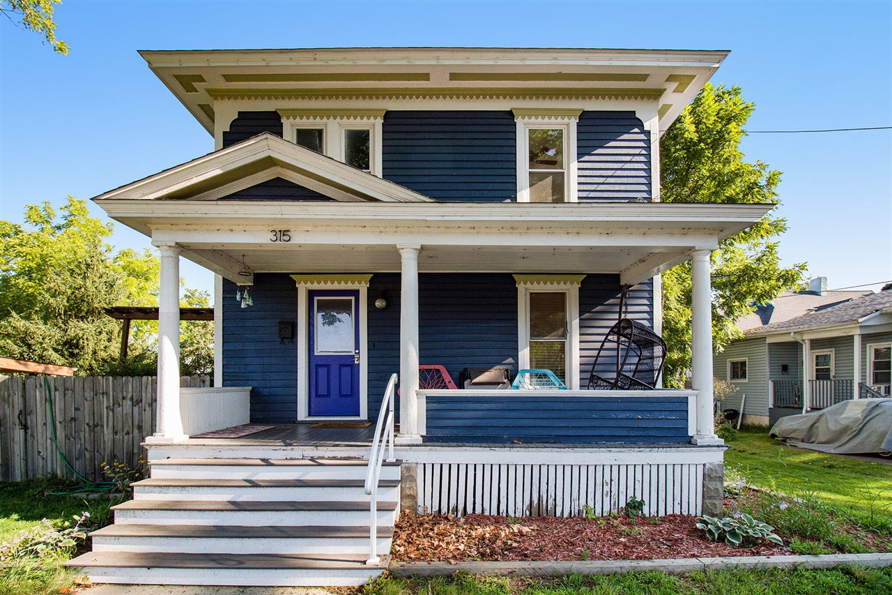 Cass St, Albion, MI 49224