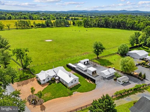 35327 Snake Hill Rd, MIDDLEBURG, VA, 20117-3605 | Card Image
