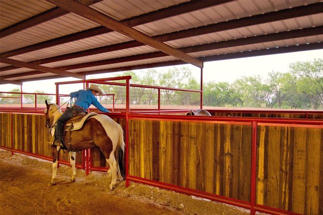 View of horse barn | Image 25