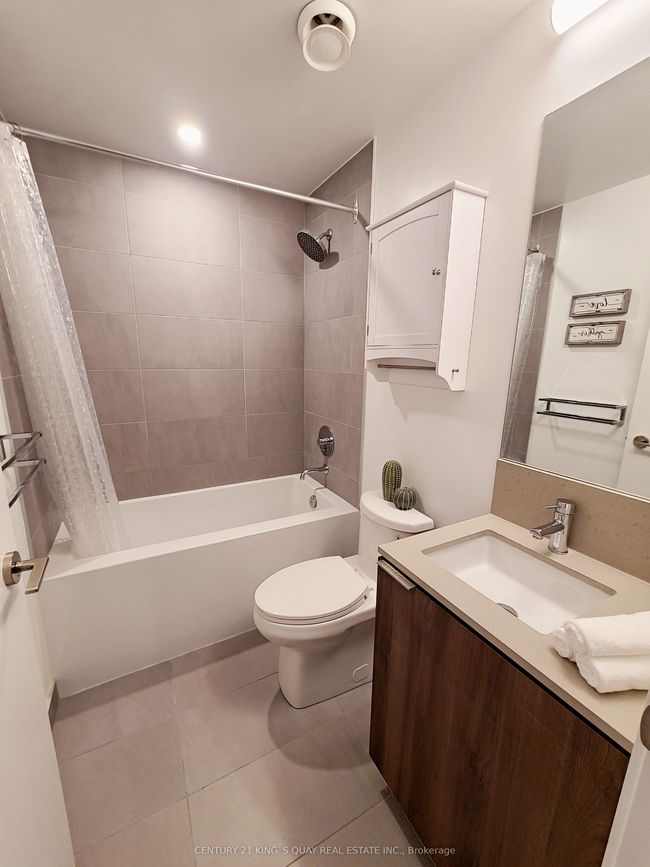 1602 - 7890 Jane St, Condo with 2 bedrooms, 2 bathrooms and 1 parking in Concord ON | Image 23