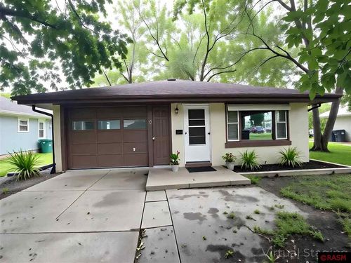1426 N Prairie Ave, Fairmont, MN, 56031-2524 | Card Image