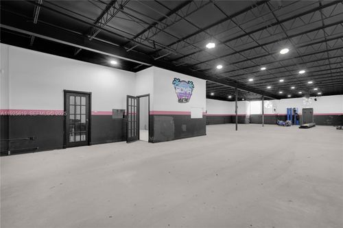 4725 E 10th Ave, Hialeah, FL, 33013-2117 | Card Image