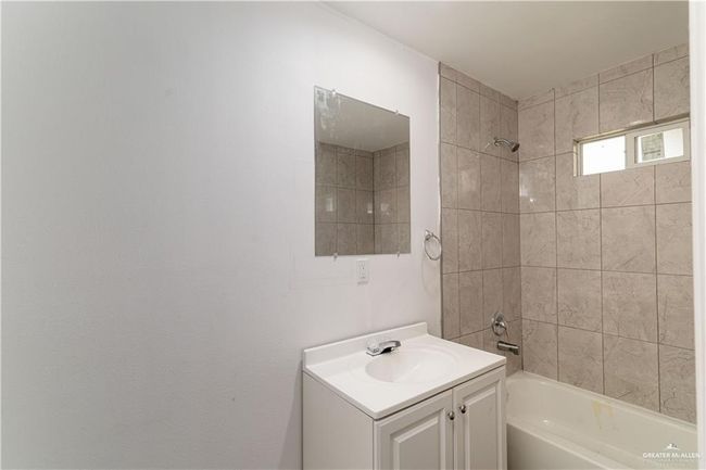 3805 S Midway Rd, House other with 3 bedrooms, 2 bathrooms and null parking in Weslaco TX | Image 12