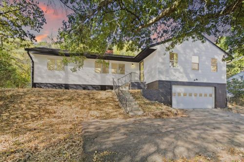 12 Mcguffey Ln, Athens, OH, 45701-1826 | Card Image