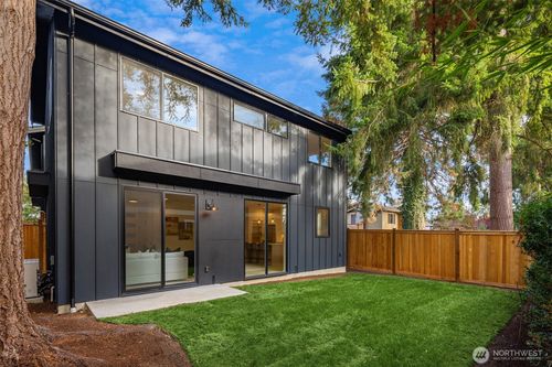 11125 105th Ave Ne, Kirkland, WA, 98033-4456 | Card Image