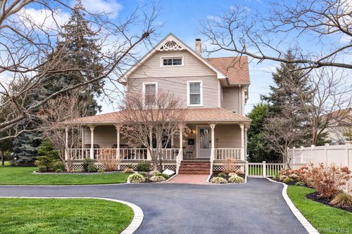 52 Marvin Ln, Islip, NY, 11751-3812 | Card Image