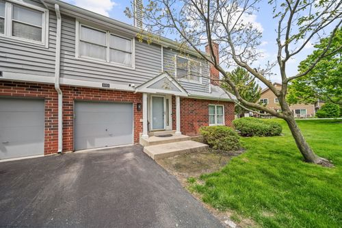 8003 Barrymore Dr, Darien, IL, 60561-5935 | Card Image