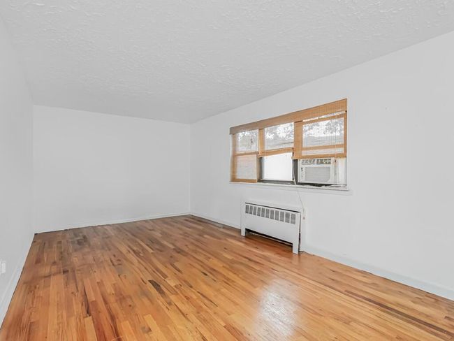 1009 Havemeyer Ave, Home with 6 bedrooms, 3 bathrooms and 3 parking in Bronx NY | Image 4