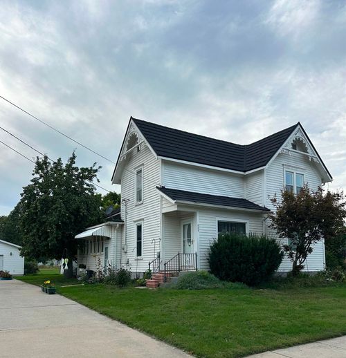 333 N Chippewa St, Shepherd, MI, 48883-9032 | Card Image