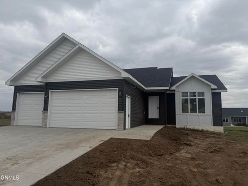 5315 Hendrickson Drive, Bismarck, ND, 58504 | Card Image