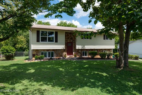 7712 S Whispering Oak Cir, Powell, TN, 37849-3543 | Card Image