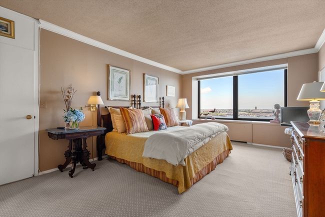 APT-18B - 85 E India Row, Condo with 2 bedrooms, 3 bathrooms and 1 parking in Boston MA | Image 9