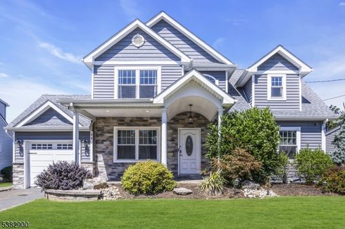 80 Longfellow Dr, Colonia, NJ, 07067-3031 | Card Image