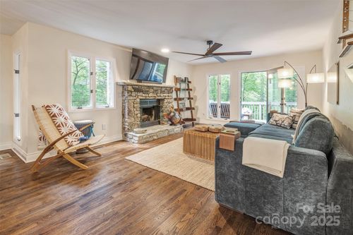 21a-21A Cedarwood Ter, Asheville, NC, 28803 | Card Image