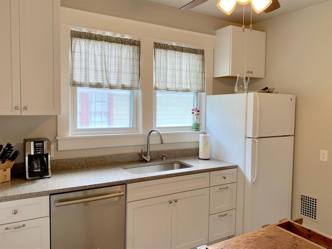 2024 10 Th Ave S, House other with 2 bedrooms, 1 bathrooms and 2 parking in Nashville TN | Image 11