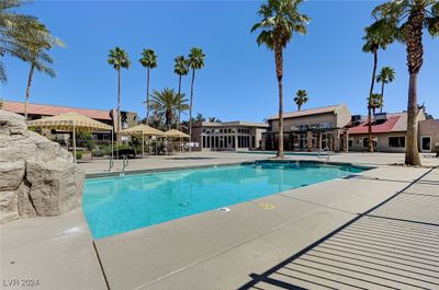 408 - 5332 River Glen Drive, Condo with 2 bedrooms, 1 bathrooms and null parking in Las Vegas NV | Image 2