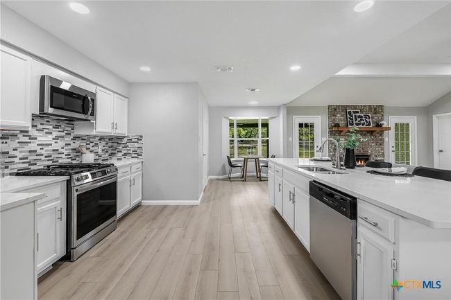 1070 Lonesome Trl, House other with 3 bedrooms, 2 bathrooms and null parking in Driftwood TX | Image 8