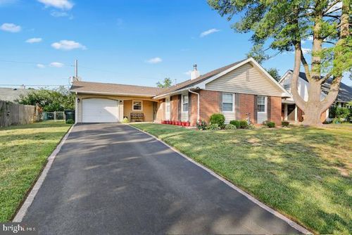 7 Boxwood Ln, Willingboro, NJ, 08046-1618 | Card Image