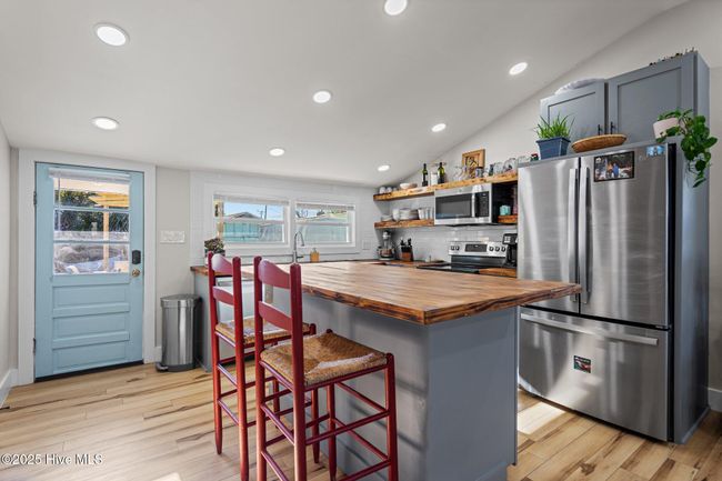 333 Fourth Ave S, House other with 2 bedrooms, 2 bathrooms and null parking in Kure Beach NC | Image 11