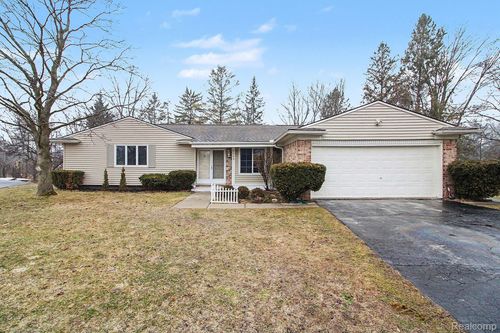 2280 Geyer Ct, Lake Orion, MI, 48360-1850 | Card Image