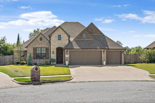 7708 81st Pl, Owasso, OK, 74055-5794 | Card Image