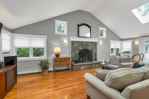 2007 Lafayette Rd, Portsmouth, NH, 03801-5606 | Card Image