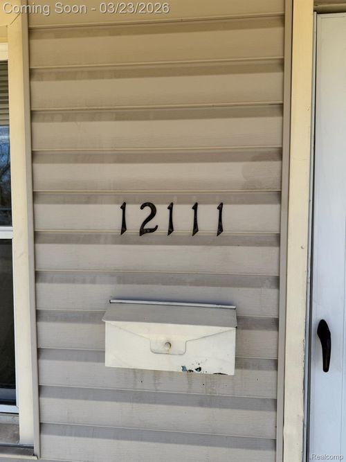 12111 Leverne, Redford, MI, 48239-2538 | Card Image