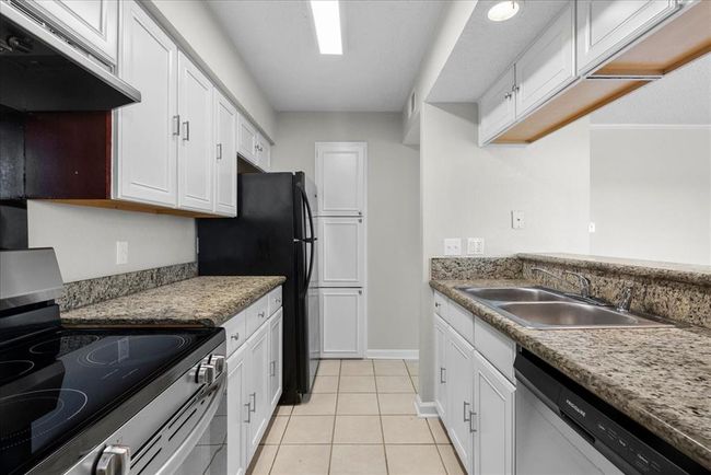 Bring the groceries, this kitchen has the space to store it all and the appliances to make it magic. | Image 13