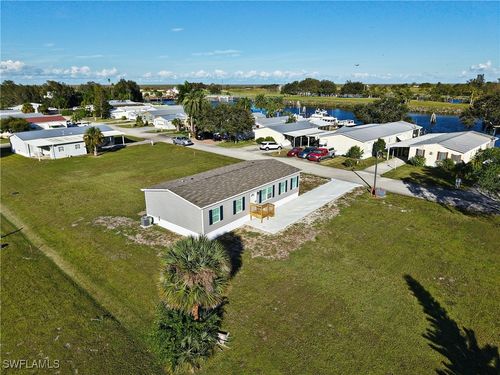 864 Yacht Club Way Nw, MOORE HAVEN, FL, 33471-2823 | Card Image