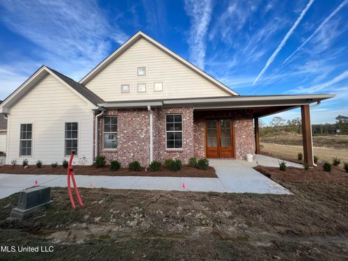 320 Freedom Ring Dr, Brandon, MS, 39047-1810 | Card Image