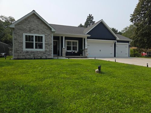 419 4 Mile Rd, RACINE, WI, 53402-2205 | Card Image