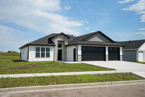 5830 Theodore Ln, Bismarck, ND, 58503 | Card Image