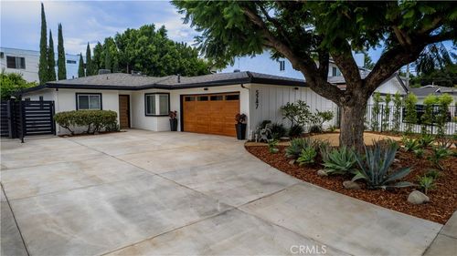 5747 Agnes Ave, Valley Village, CA, 91607-4102 | Card Image