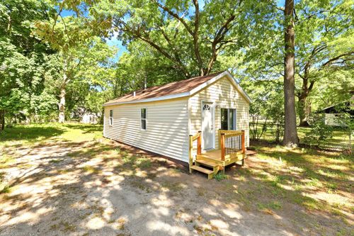 2933 Valk St, Norton Shores, MI, 49444-2407 | Card Image
