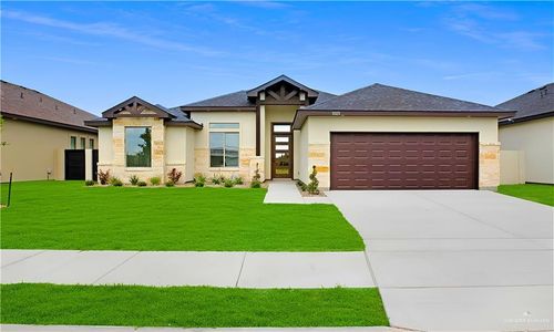 3025 N Adler Ave, Edinburg, TX, 78541-8611 | Card Image