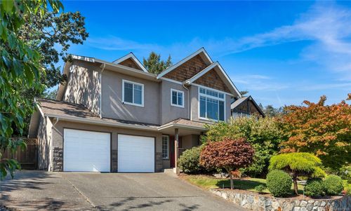 2603 Crystalview Dr, Langford, BC, V9B6M8 | Card Image