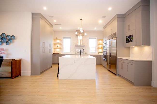 21661 Ridgeway Cres, House other with 8 bedrooms, 8 bathrooms and 6 parking in Maple Ridge BC | Image 10