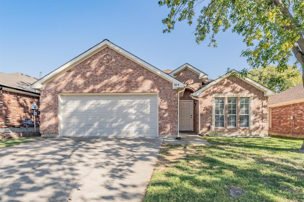 Fox Run Trl, Saginaw, TX 76179