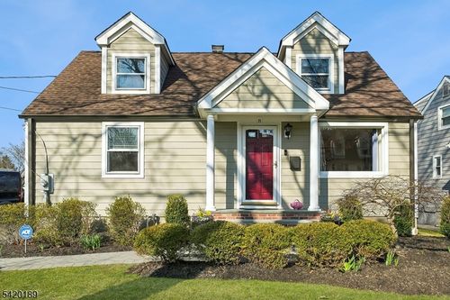 8 Edison Dr, Summit, NJ, 07901-4222 | Card Image