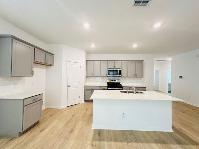 140 Corral Cv, House other with 4 bedrooms, 2 bathrooms and 2 parking in Kyle TX | Image 15