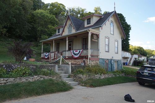 901 Stone St, Bellevue, IA, 52031-1039 | Card Image