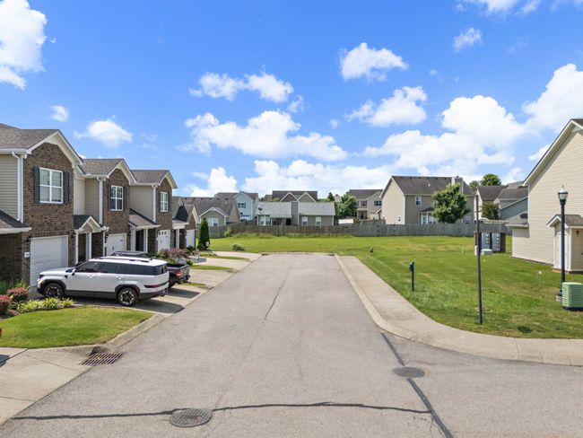 1071 Muna Ct, Townhouse with 3 bedrooms, 3 bathrooms and 3 parking in Spring Hill TN | Image 38