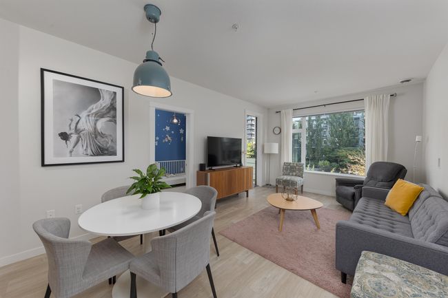 305 - 123 W 1st Street, Condo with 2 bedrooms, 1 bathrooms and 1 parking in North Vancouver BC | Image 1