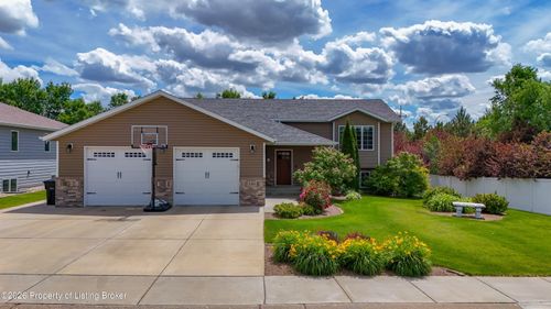 1008 12th Street E, Dickinson, ND, 58601 | Card Image