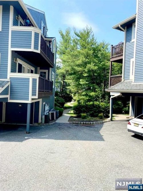 166 Surrey Ct, Ramsey, NJ, 07446-1269 | Card Image